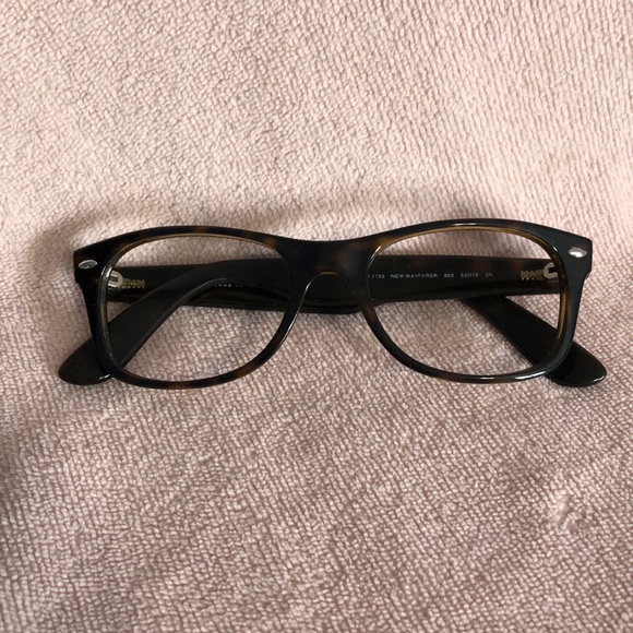 Ray-Ban Tortoiseshell Wayfarers - Picture 1 of 3